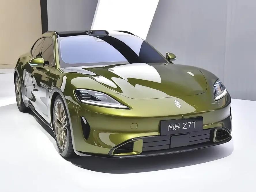 谈几点对汽车行业的判断：1，尚界Z7比小米SU7更好看更协调，国资大厂加华为