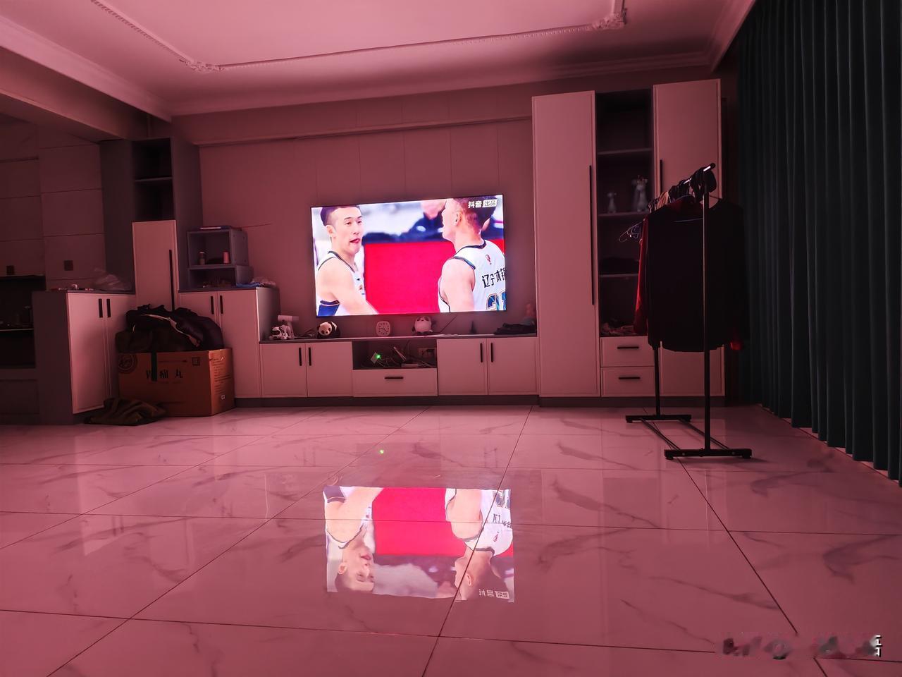 借抖音的光，把比赛看完了。还好，辽篮80:68，赢得了比赛。辽篮这场比赛的胜