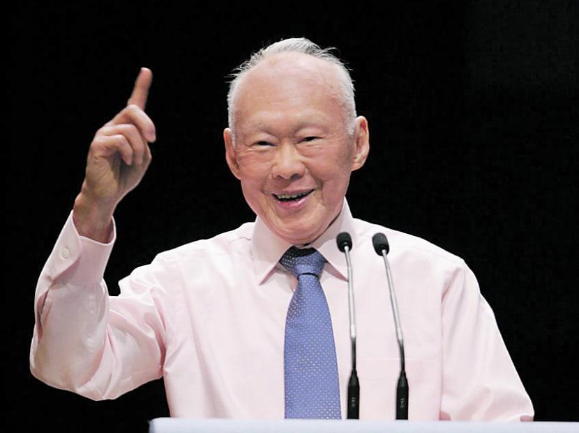 李家父子迟早会被新加坡本土族群与华人群体钉在历史的耻辱架上！9月15日
