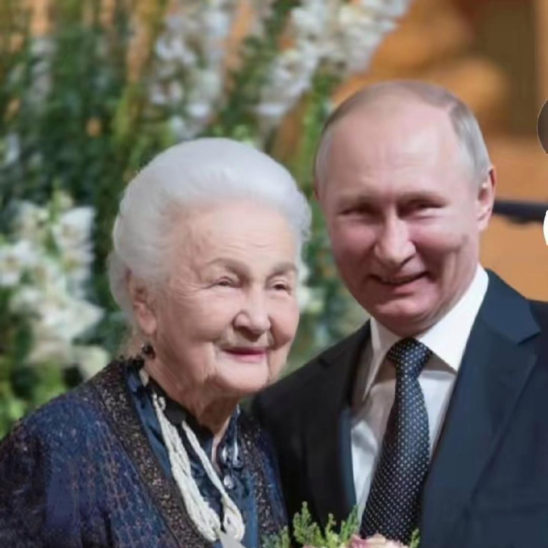 硬汉的铠甲是母亲缝的针脚，这牌打得绝！普京的“母亲牌”太狠了！87岁老妈一出手，