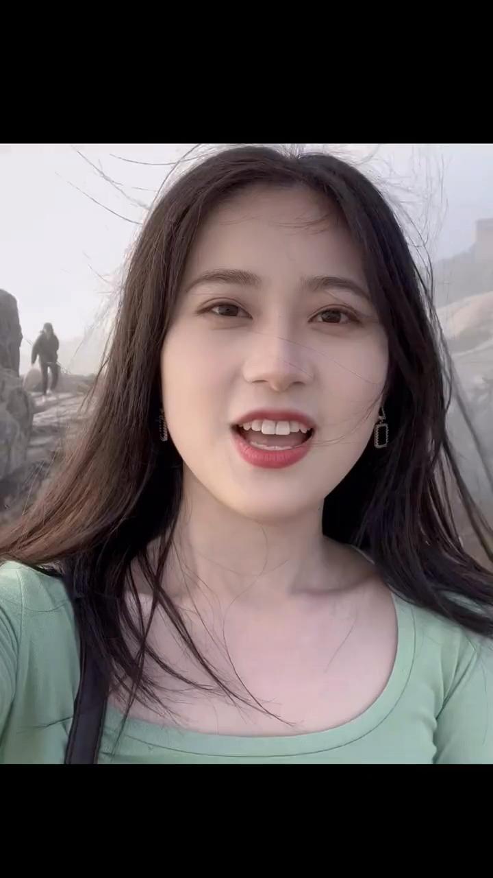 山高水长，情深意长。