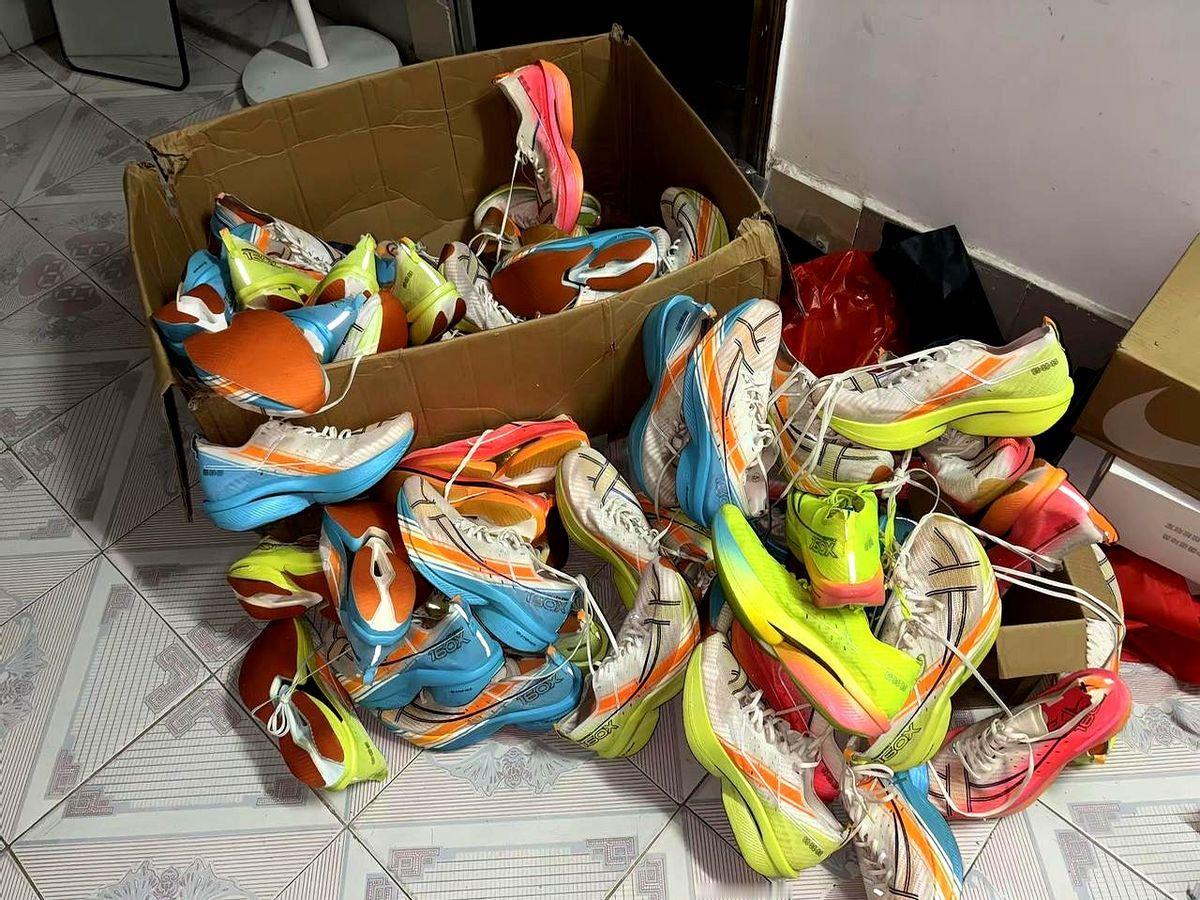 388块就能买到一双带碳板的马拉松跑鞋？听到这价，跑圈群瞬间炸了锅。有人立刻