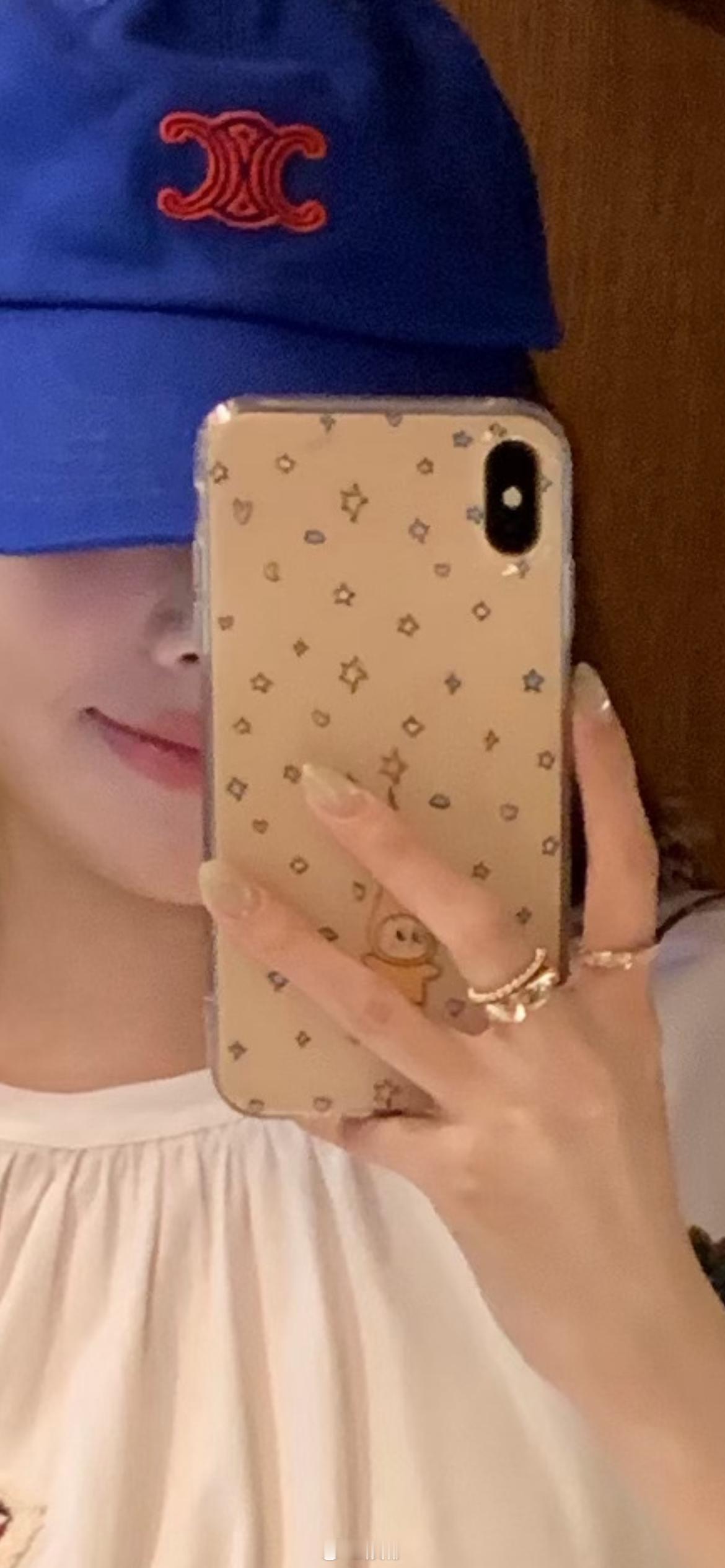 富人新标识：iPhone戴casetify手机壳！富人还在用iPhoneXs！