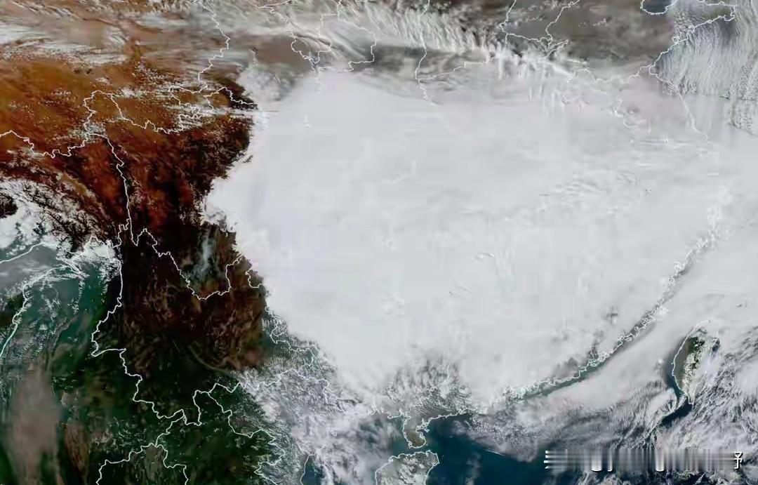都说云南四季如春，此次寒潮就告诉了你答案。从这次寒潮南下的卫星云图来看，中国的南