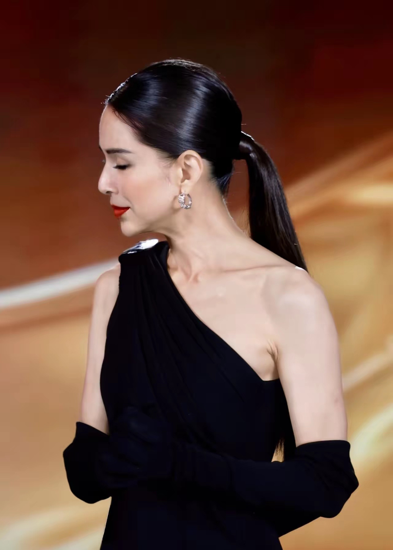 六十岁了，这合理吗？