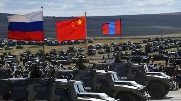 俄预警中国被围攻，四个命脉遭绞杀，系统性风险何时爆发。俄罗斯媒体说如果打起来，