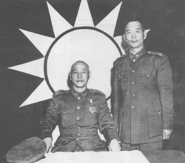 当国军准备组建第十二兵团时，胡琏自信地以为司令人选非他莫属，而其部下杨伯涛们连庆