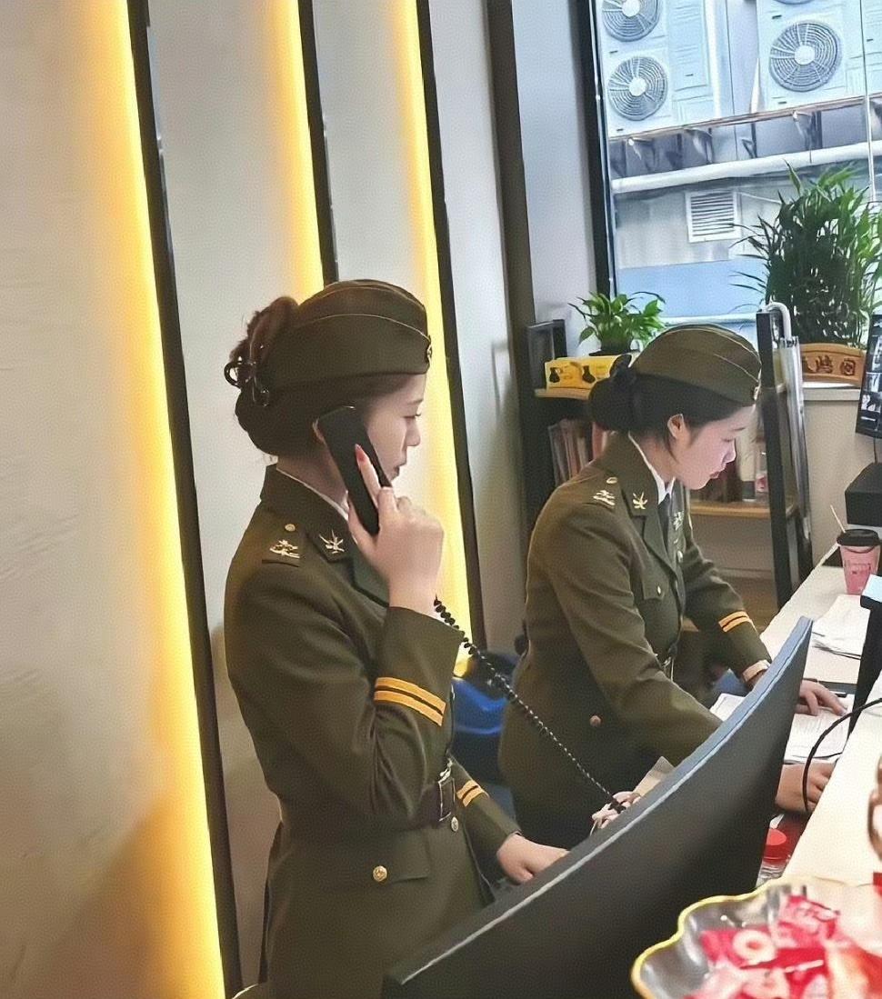 第一次见穿这种服装的酒店前台
