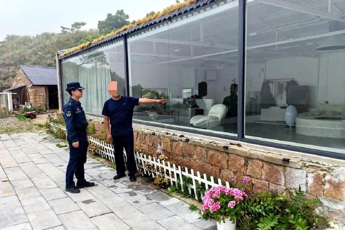 “这下傻眼了吧？”浙江宁波，一网红为博流量登上象山县爵溪镇乔木湾岛，直播“荒岛改