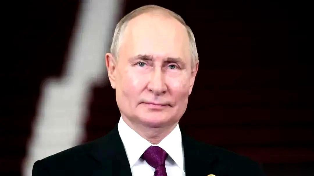 美国的算盘，本来打得噼啪响。剧本很清楚：用乌克兰把俄罗斯死死拖住，再一招锁喉，