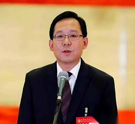 钱，先一分不少地打过来。货，我们看着心情发。到手了，好坏都认，不许退，不许换