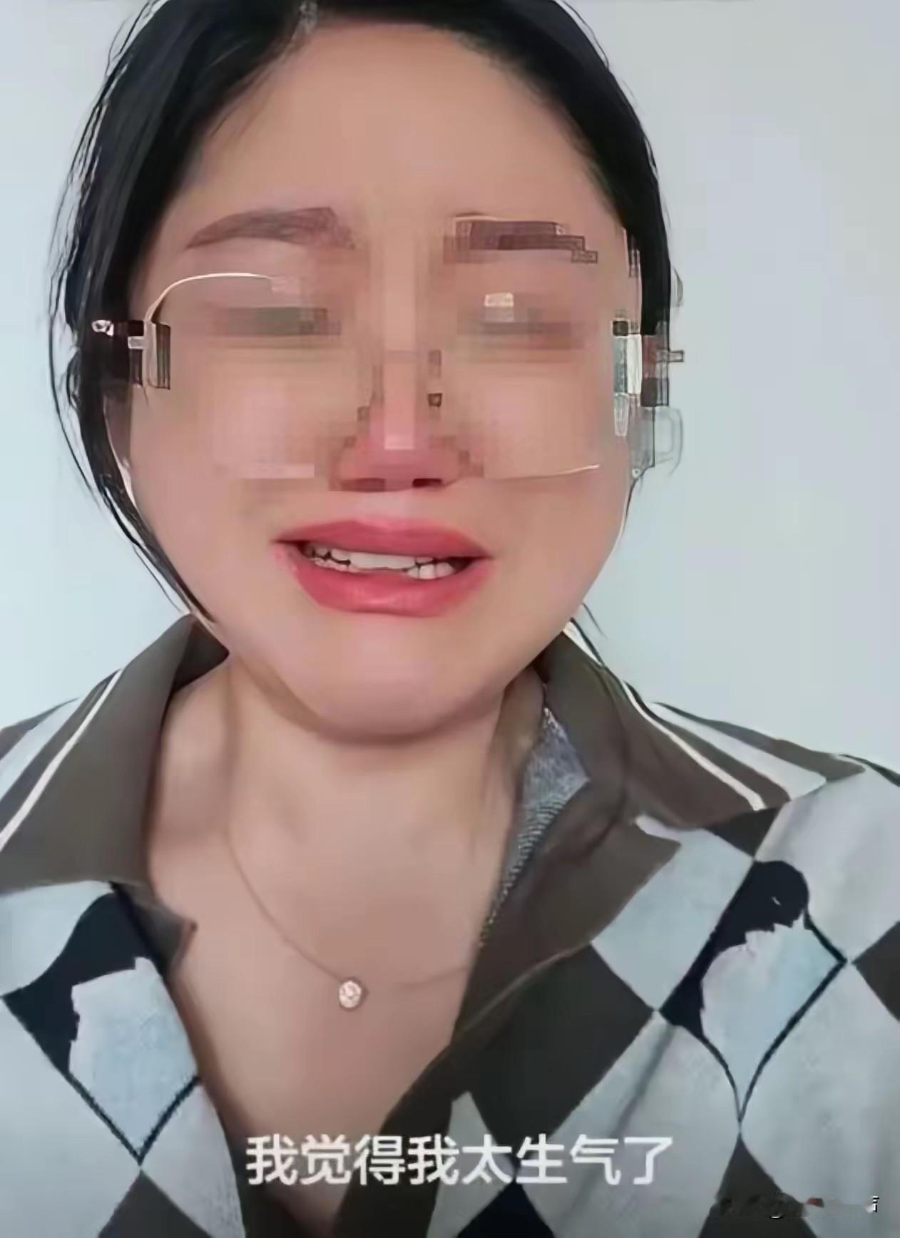 “摊上这样的儿媳真悲哀！”儿媳吵着要买新房，婆婆资助了她90万，结果公婆在新房睡