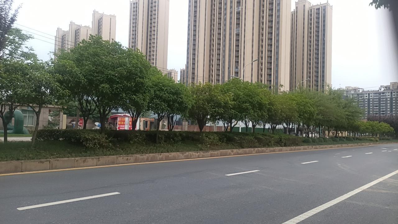 晚餐最理想的进食时间通常建议在下午6:00到7:00之间。这个时间