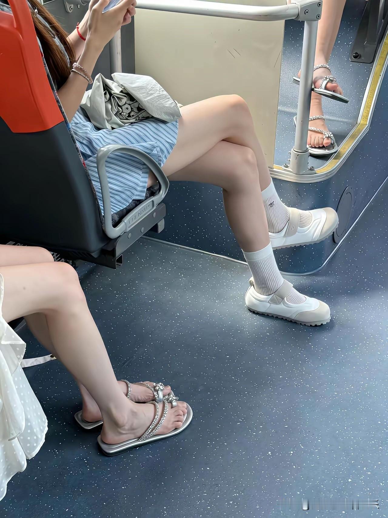 脸好不好看是次要，主要鞋子好看！