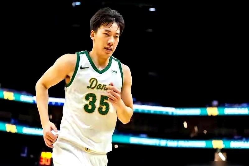 一说王俊杰，就是NCAA场均8.5分，平了纪录。别光盯着高光，单场轰下27分