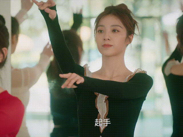 万鹏不愧是北舞严选看万鹏演戏真的太舒服了，北舞出身的她，举手投足都自带独特气质