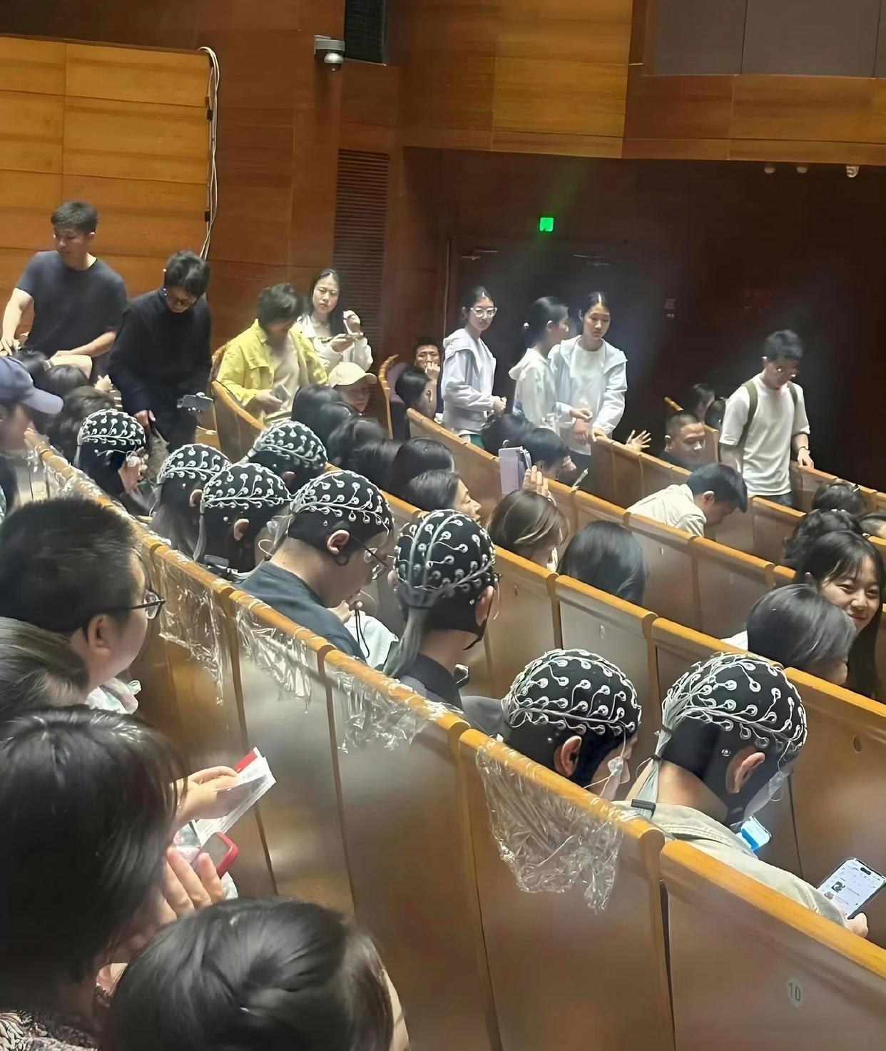 看看第一眼差点把我吓死！