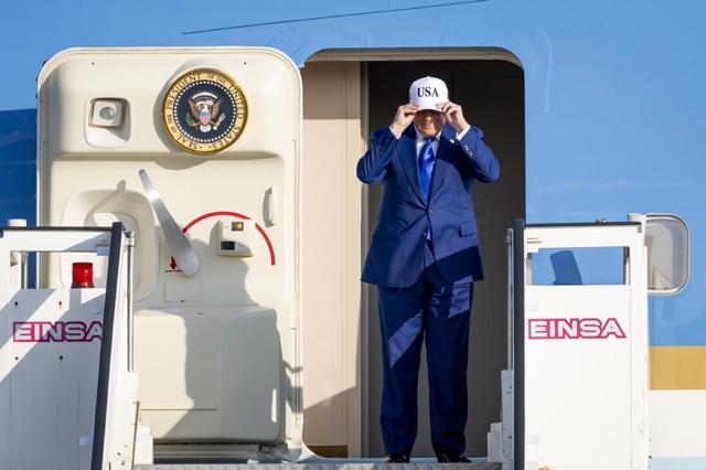 特朗普的嘴里，又扔出了一颗炸向西方世界的炸弹。这次接受英国《每日电讯报》采访