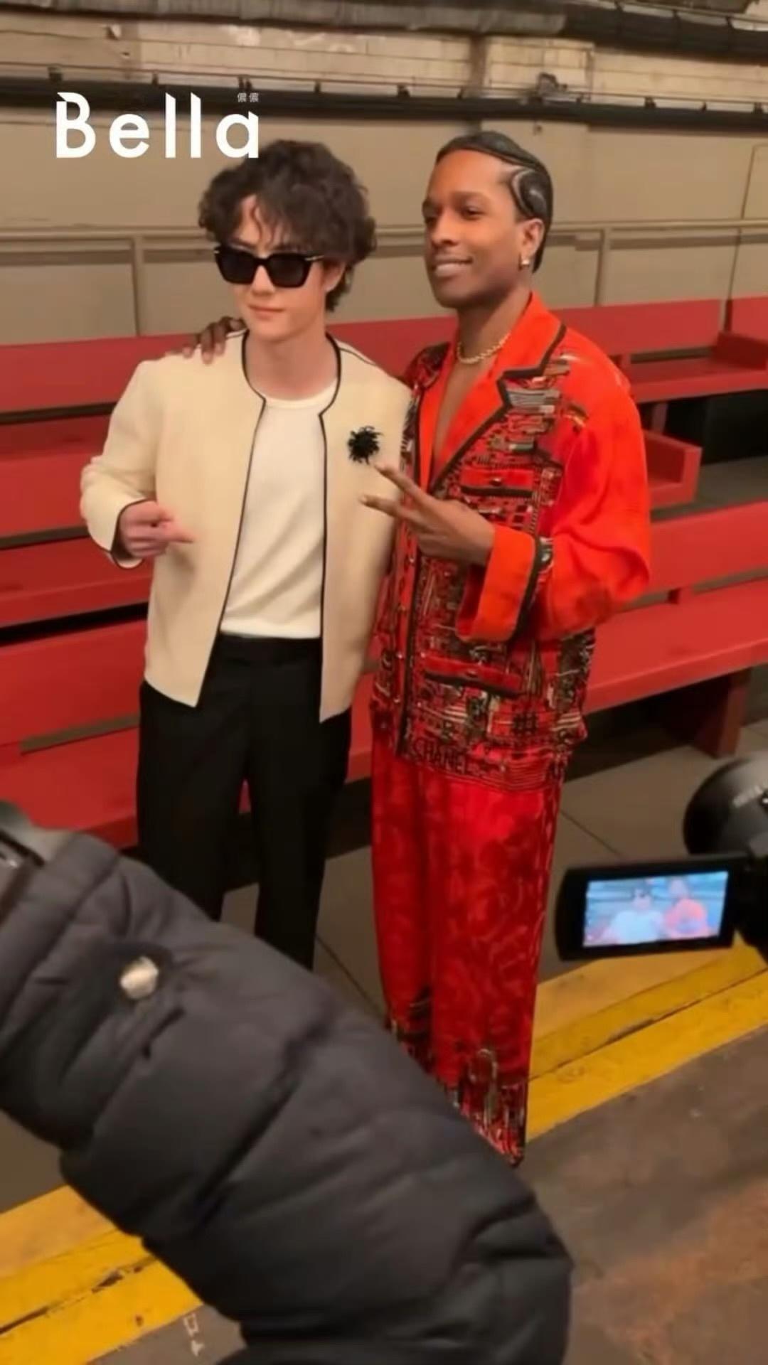 朝哪儿拜能接到王一博的追星运王一博借一杯咖啡的时间