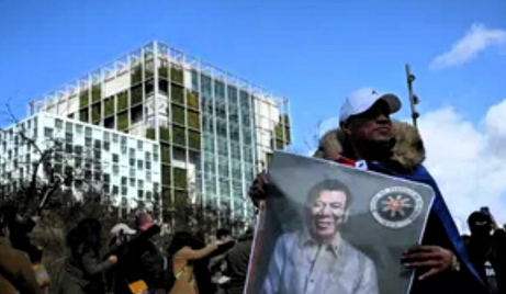 菲律宾总统府周三表示，前总统罗德里戈·杜特尔特请求获准在保释期间返回菲律宾的请求