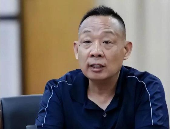 人们为啥捧胖东来？不是因为他那个什么自由博爱平等的企业文化，那玩意说实话虚的已经