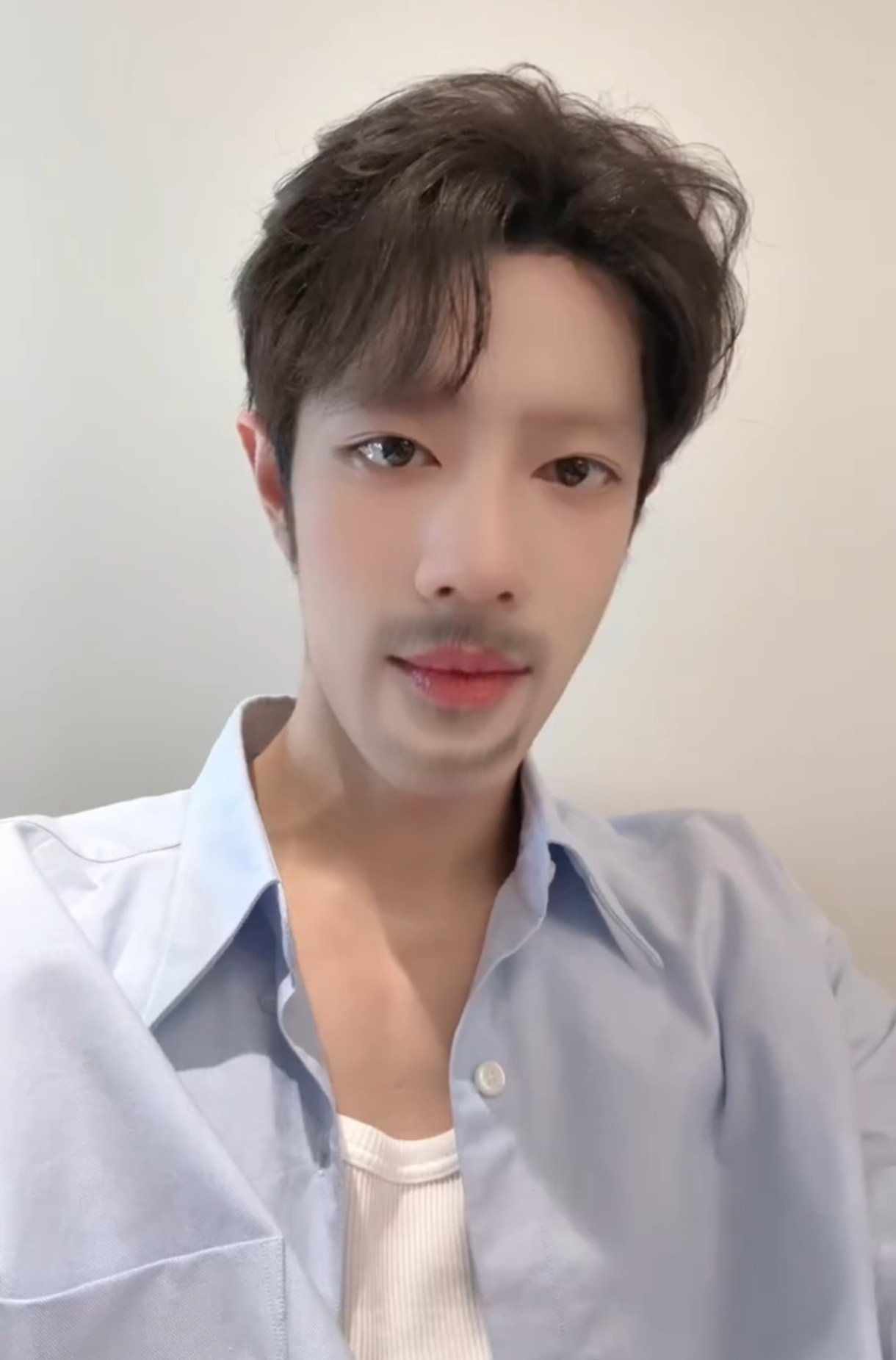哈哈哈哈哈哈哈哈哈好久不见的丑特效！！！！肖战你还是很爱！！！！[doge]肖战