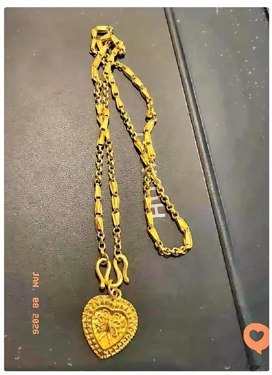 前几天我咬牙把戴了五年的金项链卖了，结果被现实狠狠打了一巴掌，那条六十多克的项链