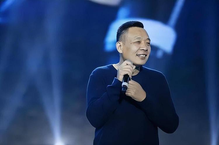 房东傻眼了！胖东来说不租就真不租，声明一出房东连夜跪求让步，姿态放低诚意拉满！结