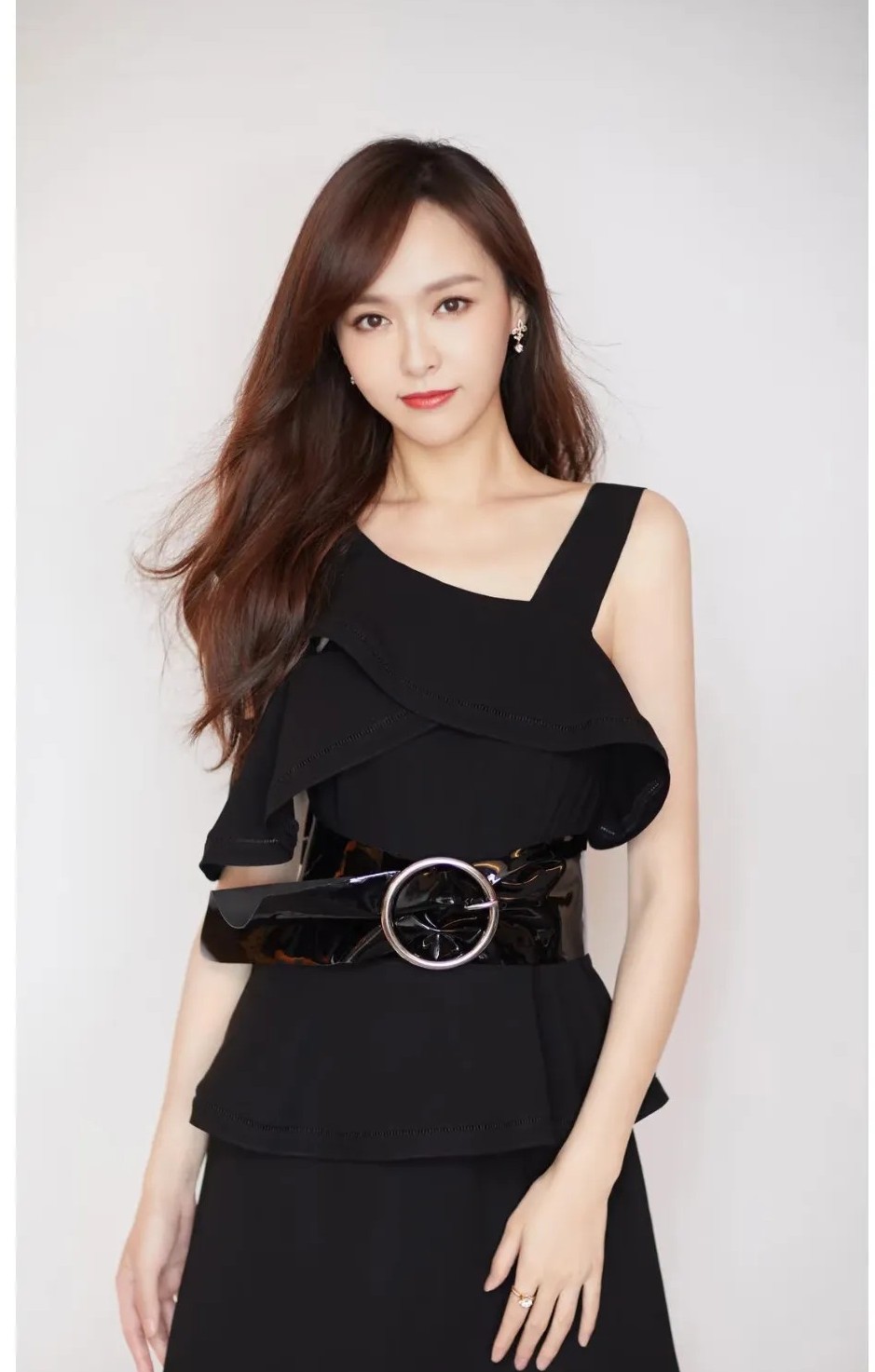 我的妈呀，本来以为唐嫣是一个演员，现在才知道她不仅是一名优秀的演员，还是一个低调