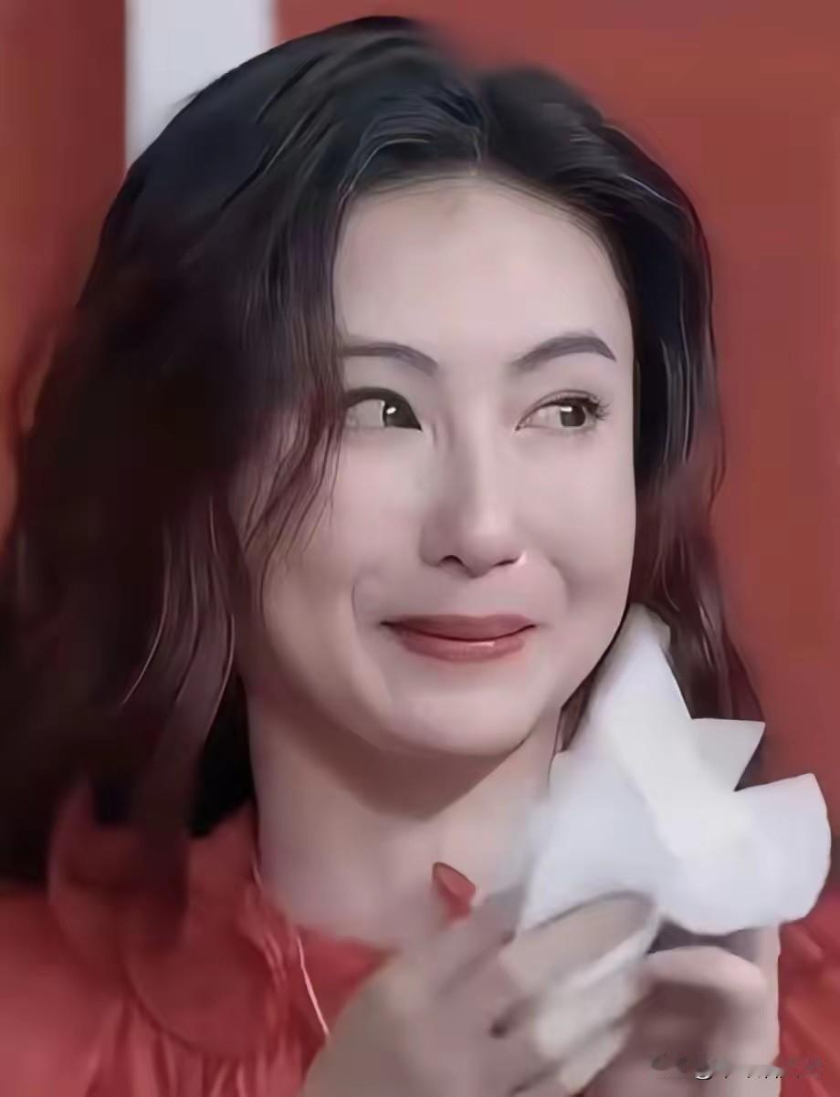 张柏芝在法庭上崩溃大哭，告诫所有女人一个事实:“夫妻关系永远第一位，然后才是亲