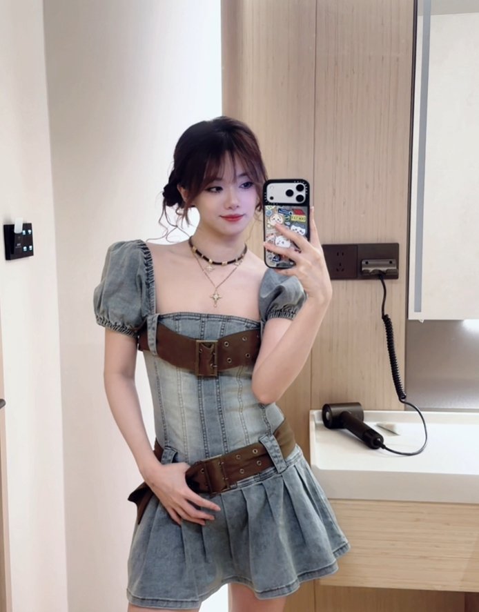 颜值依旧能打！小钰晒照：努力学习自拍中uzi谈送苗子去lpl英雄联盟20