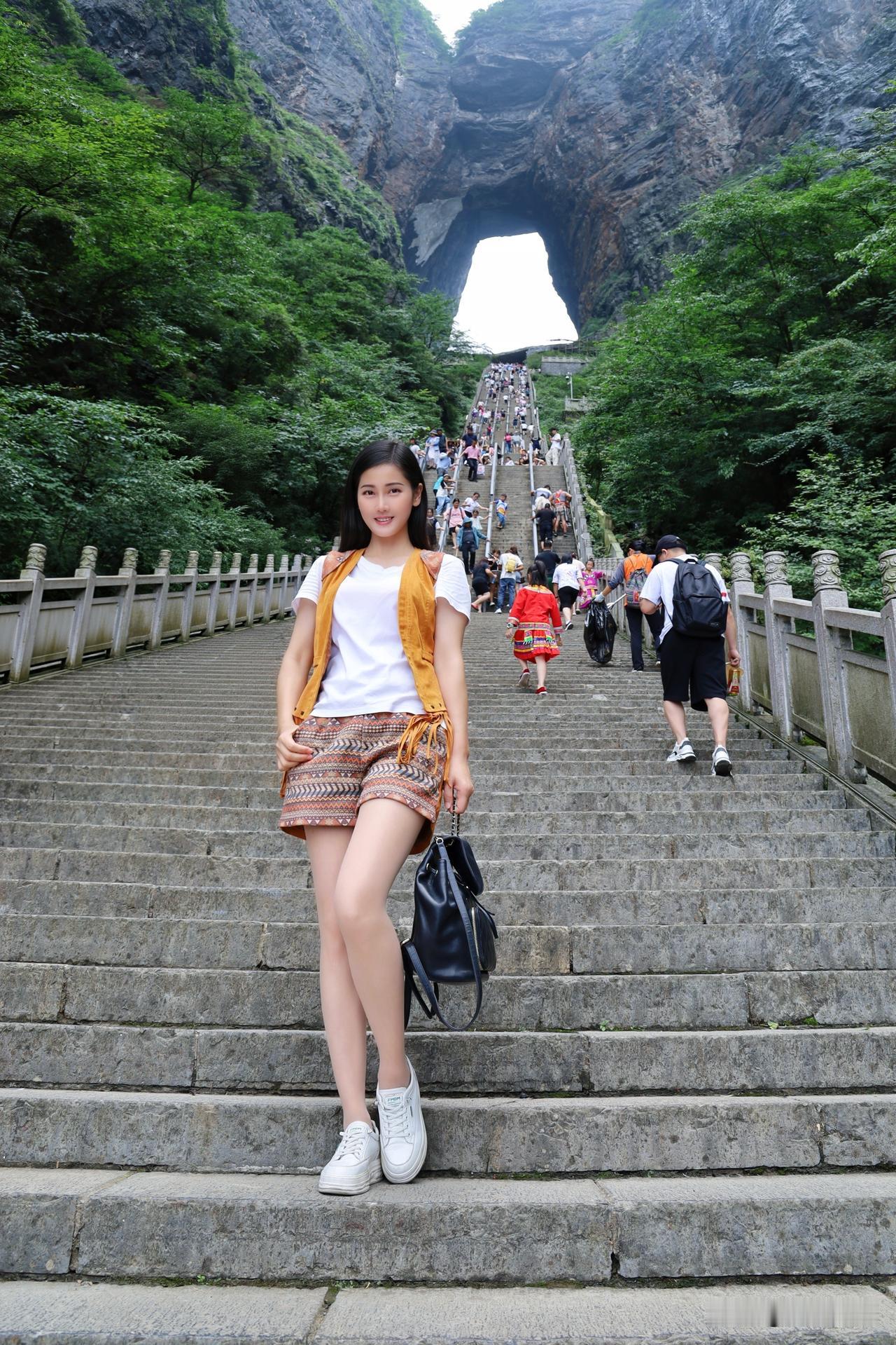 天外如果真的有仙山，大概也就是天门山这般模样吧。