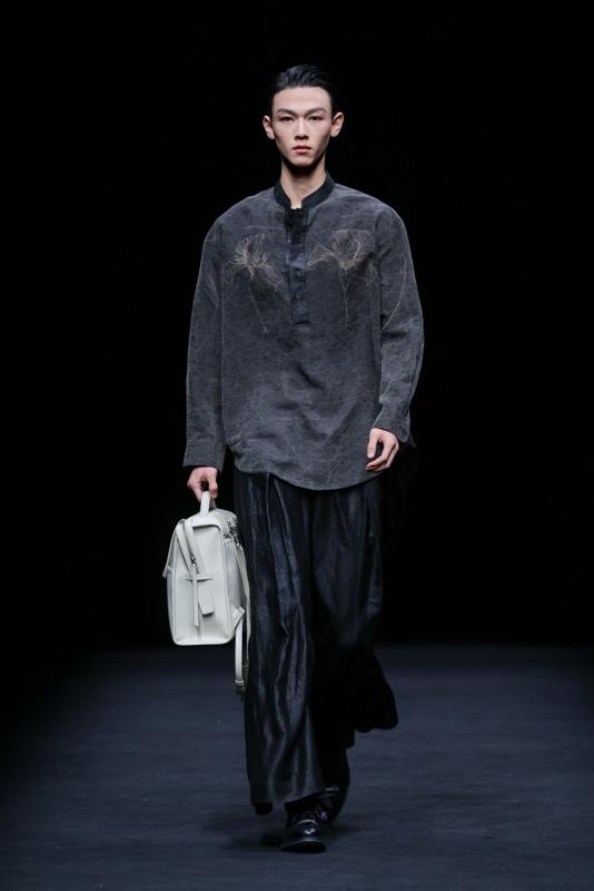 中雍云纱·金泳萱2026春季中国国际时装周“拼配·ASSEMBLED”系列，以