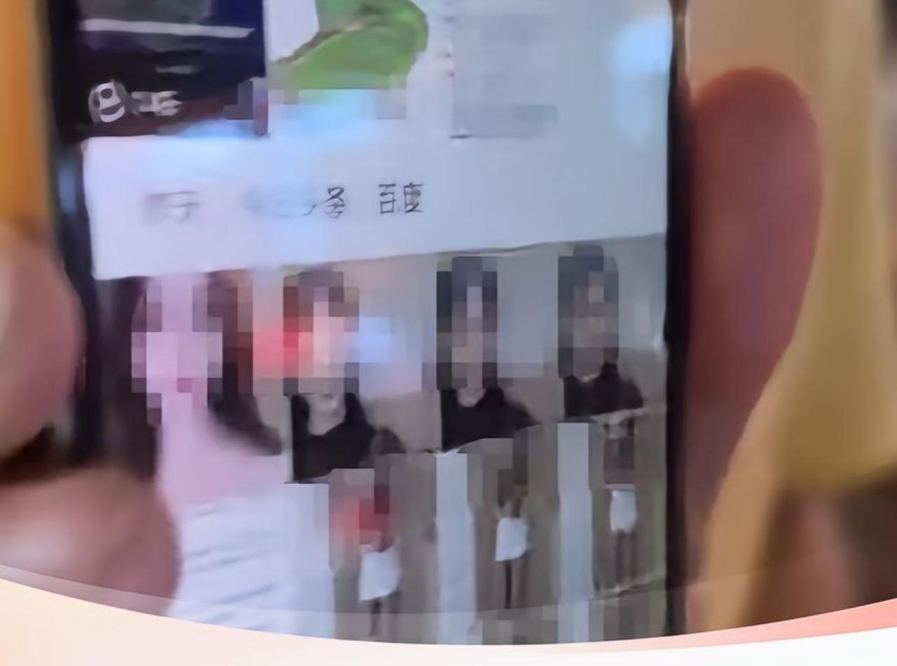 “色字头上一把刀！”太原两名女大学生穿短裙逛街，遭男子尾随偷拍，经路人提醒后上