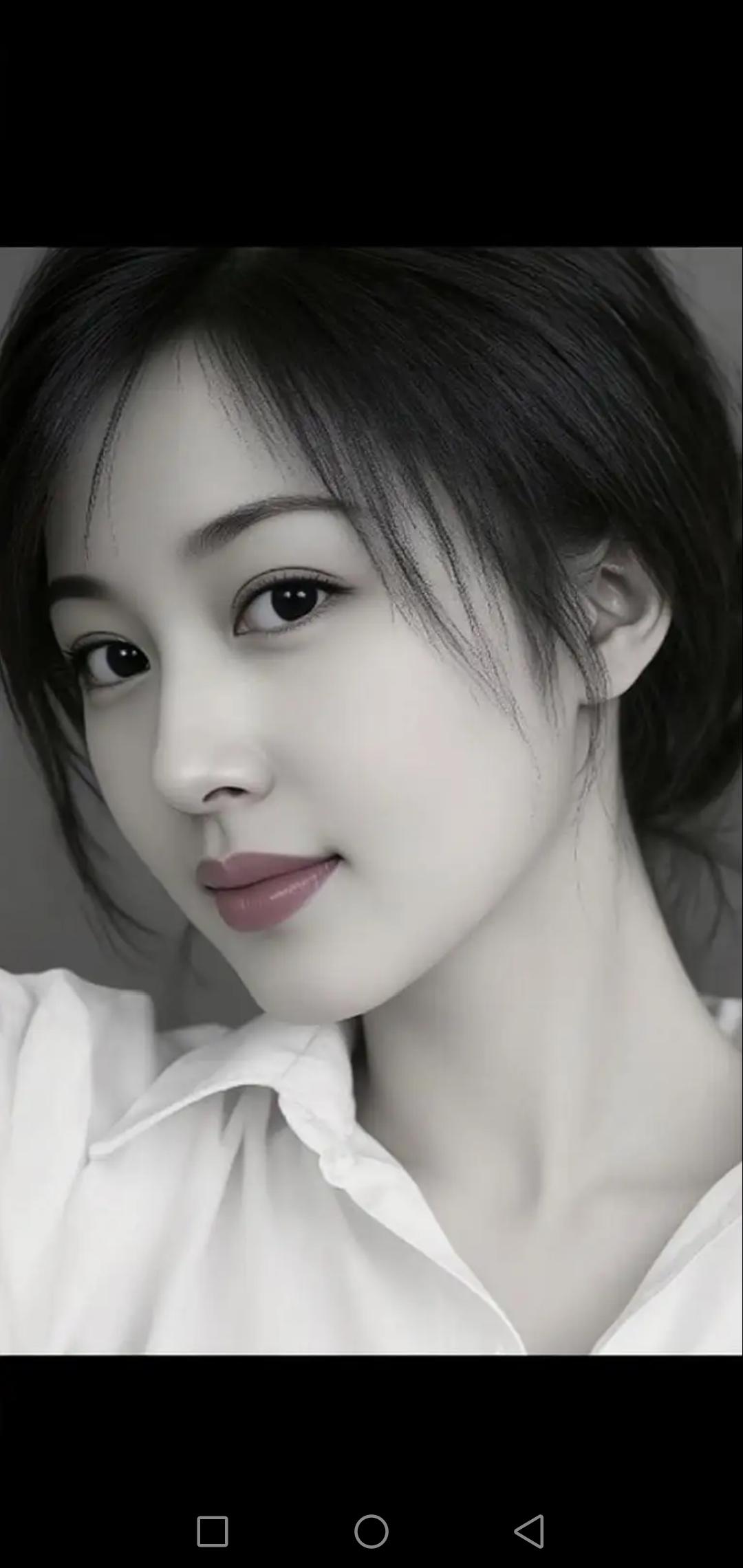 温柔甜美的黑白自拍，清新脱俗的气质，让人心动不已💕📸🍎