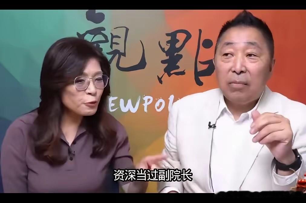 唐湘龙近日专访国民党主席郑丽文，聊到两岸议题，两个人聊得十分尴尬。唐湘龙直球发问