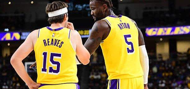 湖人今年赛程太奇怪了，在此之前有连休4天的，然后我发现下一场11日打完马刺后要休