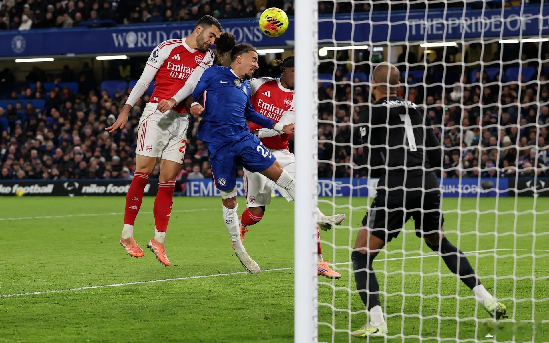 切尔西1比1阿森纳从某种意义上来说，这场球阿森纳没输，已经实属万幸。对方踢得确