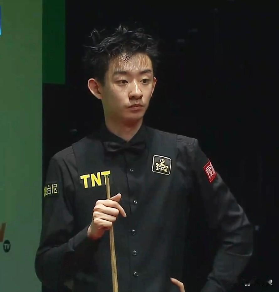 斯诺克球员锦标赛明天（大年初一）就要开打了，球迷注意到，卫冕冠军囧哥威尔逊今年没