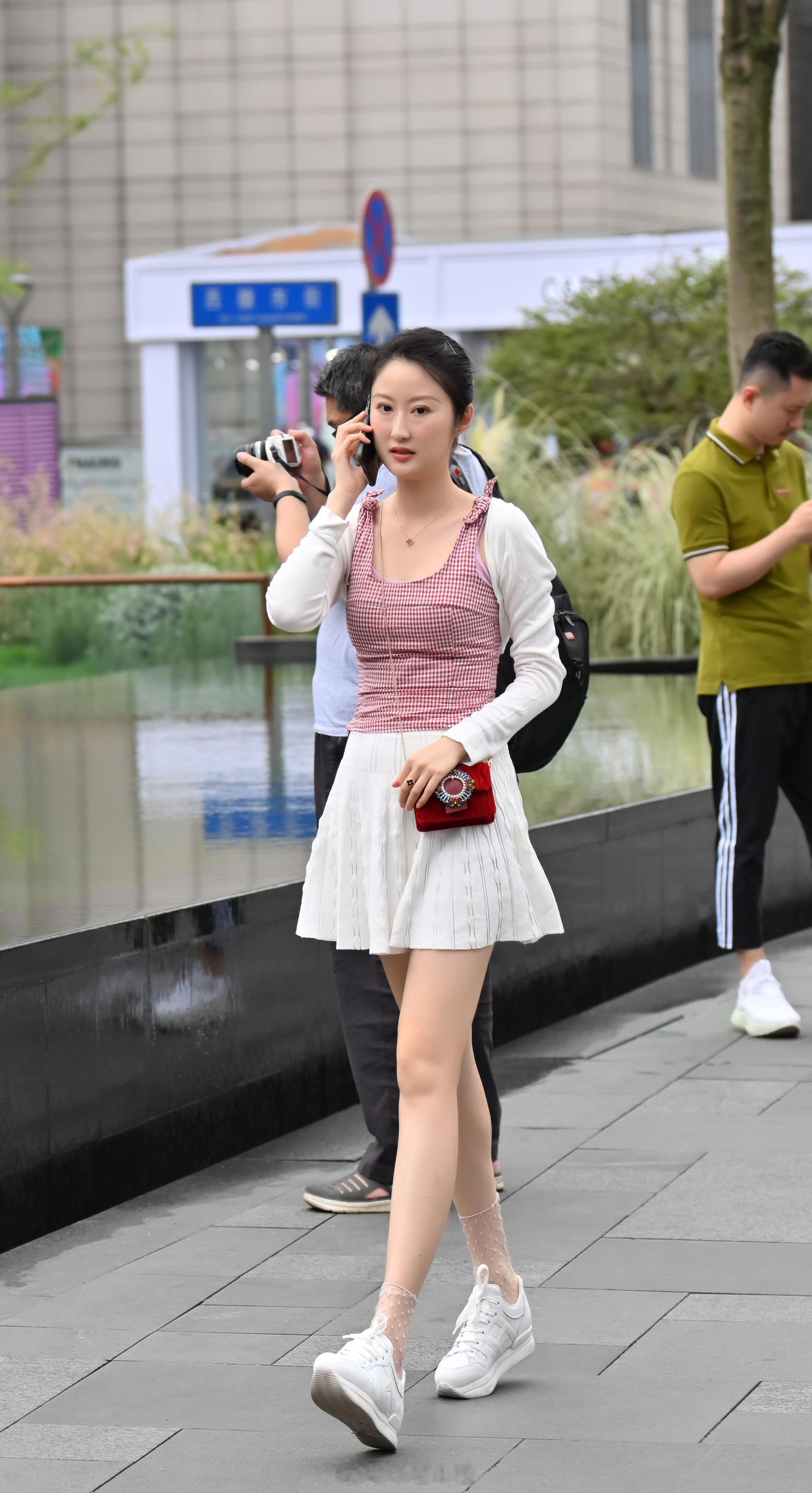 【成都街拍】周一，宝贝们早安！丨摄影拍照每日穿搭