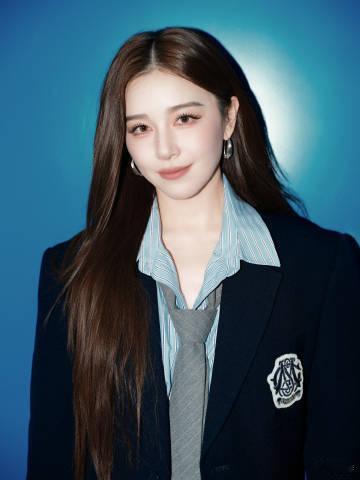 阚清子学姐你太美好了阚清子美式学院证件照一整天的坏心情都被阚清子这组美图抚平，