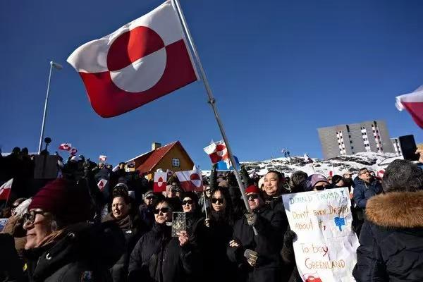 CNN的这篇文章既赤裸又坦诚！文章说：……特朗普对委内瑞拉的大胆打击不仅仅是