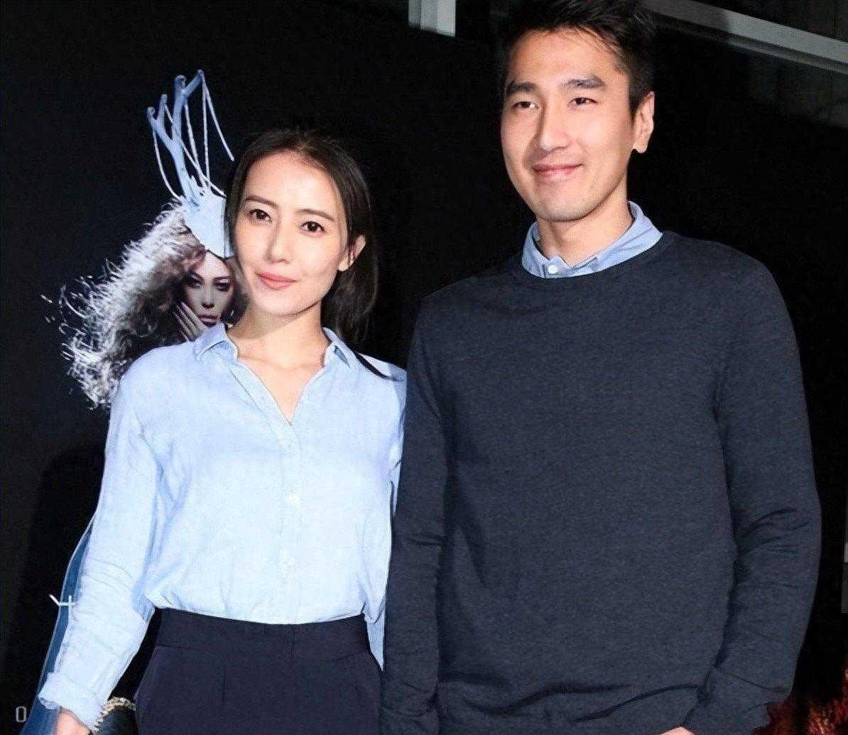  高圆圆状态亮眼，赵又廷事业遇瓶颈处境引揪心 携手走过12年，46岁高圆圆如今