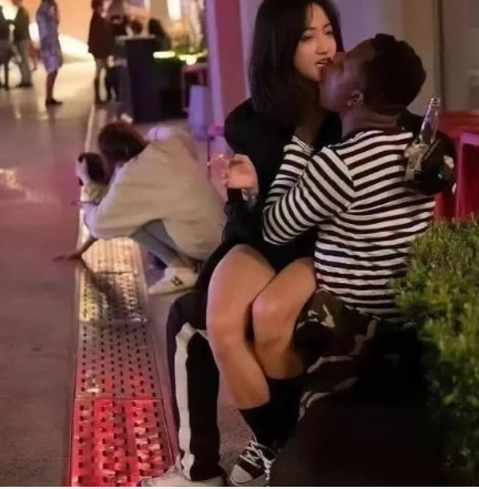 不得不佩服或者女士失去嗅觉。​​​