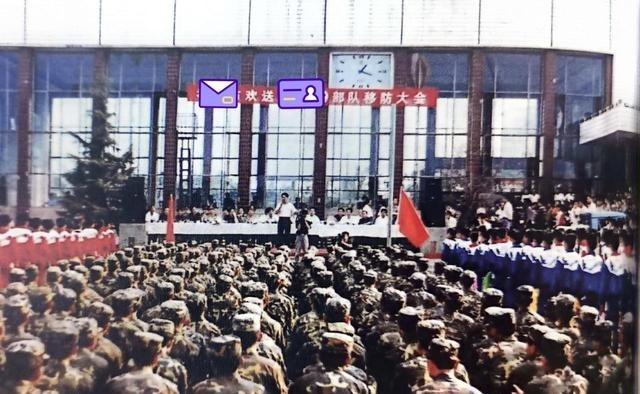 两支部队合编，官兵会面后大吃一惊，南北差距怎么这么大？90年代末我们团改编，由原