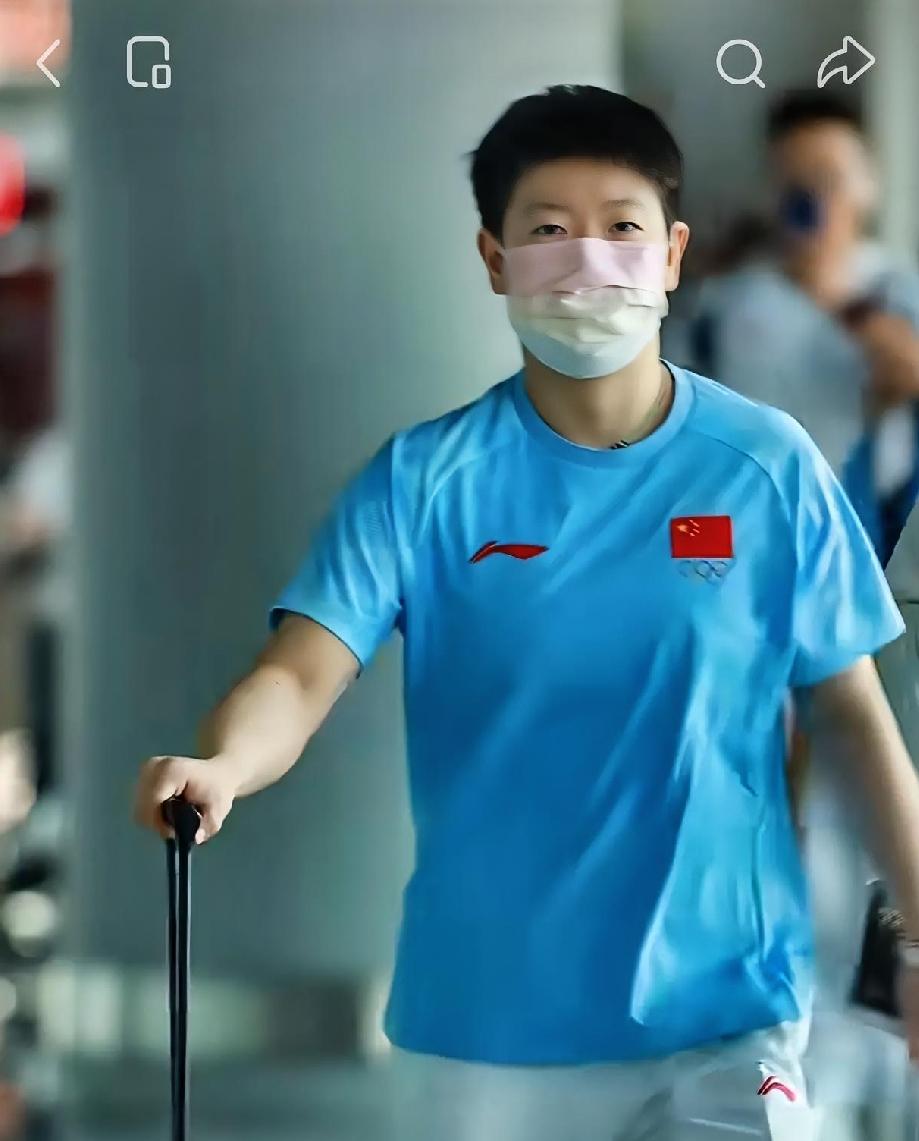 出发了出发了，就喜欢莎莎雄赳赳气昂昂的样子，走路小手一甩一甩的，真是气势如