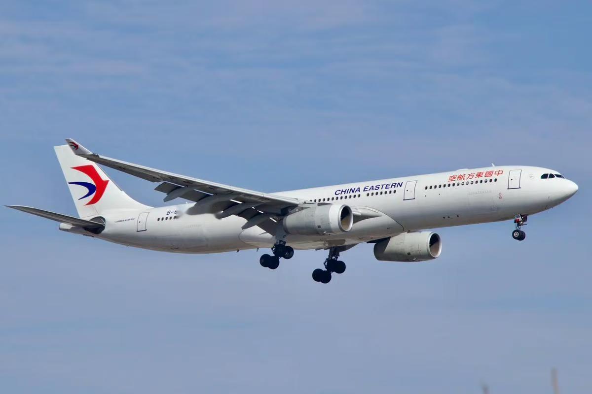 五一假期还没到，我就发现一个反常现象——中国人好像突然变了，跟往年比判若两人！