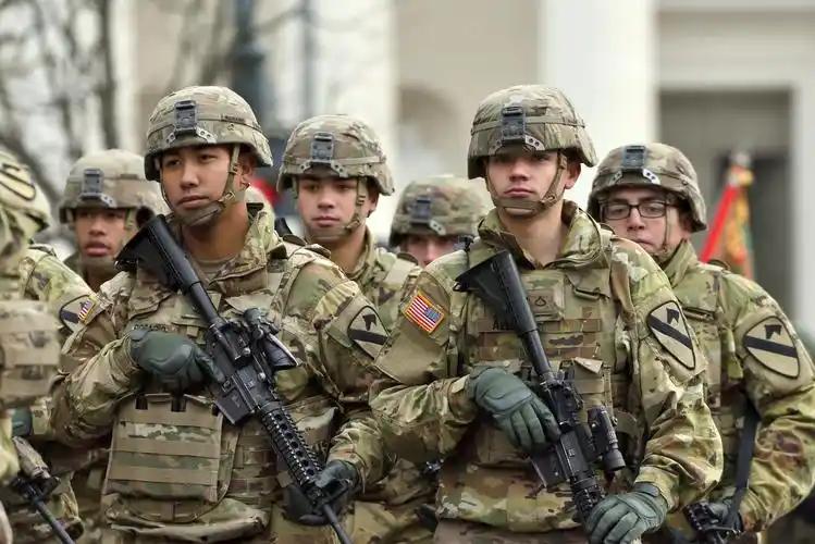 美国打伊朗1个多月，发现我们不但不缺油，还能接济亚洲国家，心里不爽，于是要封锁海