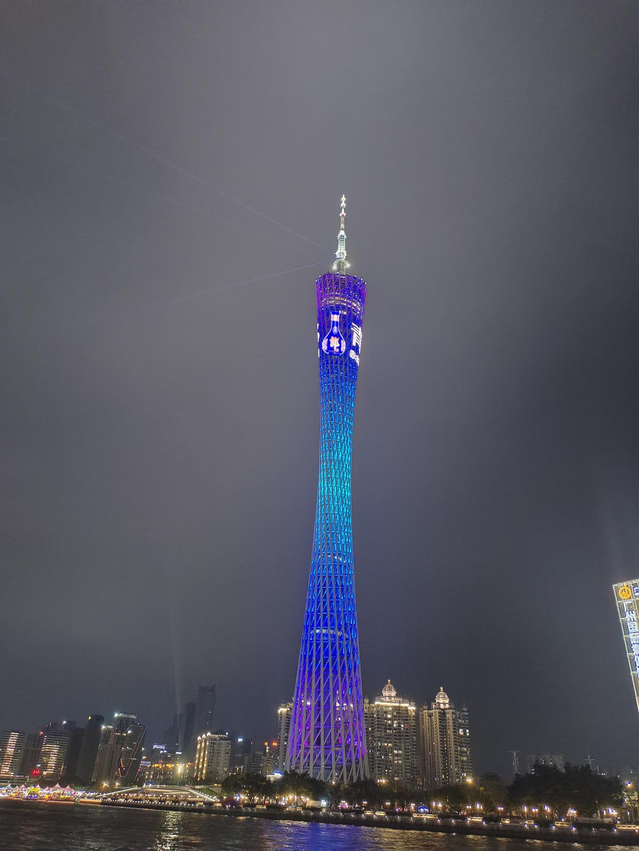 人到中年，最好的活法：不争不辩，自愈自渡人到中年才突然醒悟：人生下半场，拼