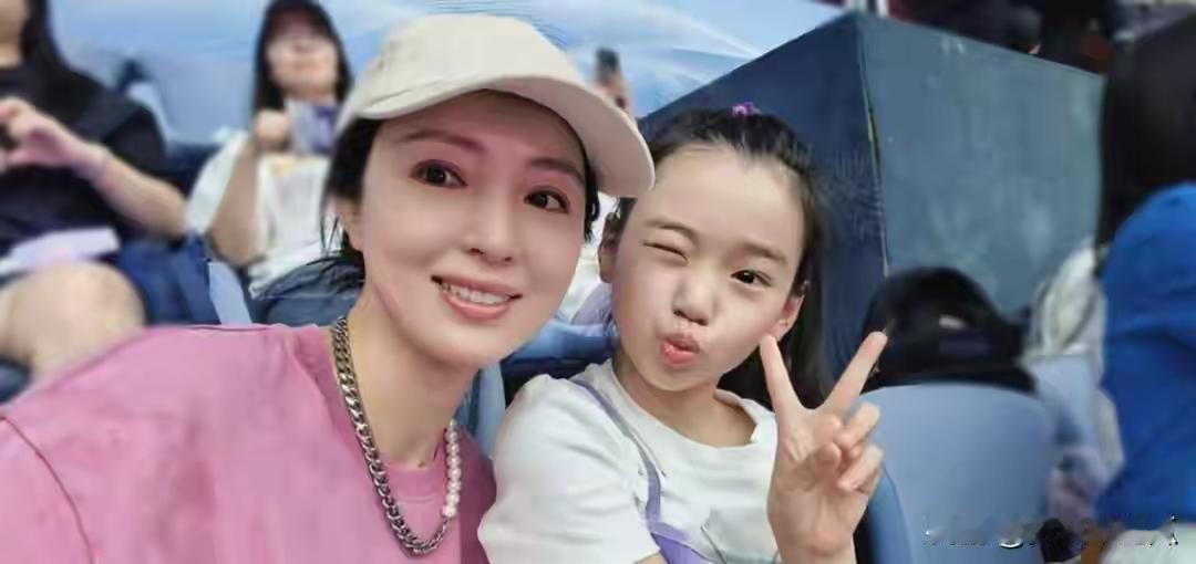 董璇的第一任丈夫绝帅，第一个孩子超美，即使她的初婚失败了，但她的幸运已超越很多女